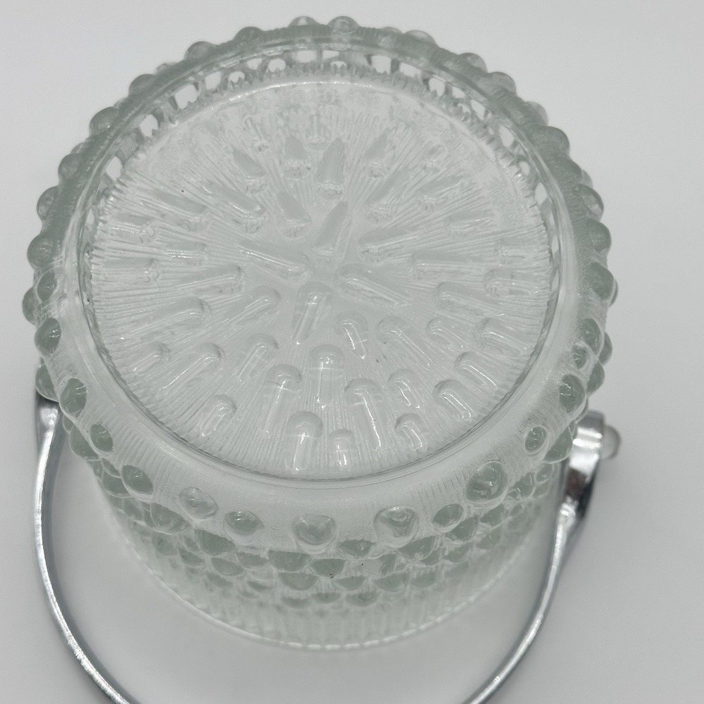 Teardrop Ice Bucket With Silver Metal Handle Exclusively For Teleflora France - Picture 4 of 6